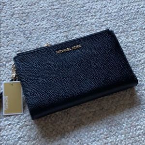 Michael Kors Jet Set Wristlet